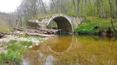 Asırlara Meydan Okuyan Tarihi Köprü Açıklaması Volçan Köprüsü