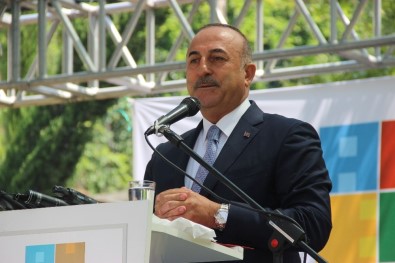 Bakan Çavuşoğlu, Alanya'da Mezuniyet Törenine Katıldı