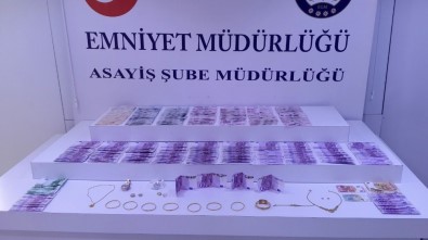 Beşiktaş'ta 1 Milyon Lira Değerinde Döviz Çalan Şüpheliler Yakalandı