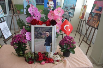 Denizde Boğulan Lise Öğrencisinin Arkadaşları Yasta