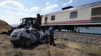 Elazığ'da Tren Kazası Açıklaması 1 Ölü, 2 Yaralı Haberi