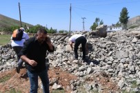 KURTARMA TATBİKATI - Gönüllü Öğretmenlerle Gerçeği Aratmayan Deprem Tatbikatı