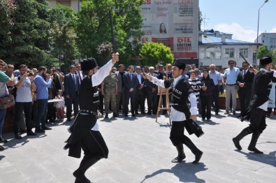 Kars'ta 'Öğrenme Şenlikleri' Sergisinin Açılışı Yapıldı