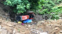 MEHMET KORKMAZ - Sarıgöl'de Traktör Devrildi Açıklaması 1 Ölü,1 Yaralı