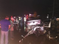 DEĞIRMENLI - Tokat'ta Çamurlu Yolda 3 Araç Çarpıştı Açıklaması 4 Yaralı