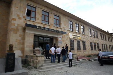 Vali Pehlivan, Tarihi Bayburt Lisesi Binasında Yürütülen Restorasyon Çalışmalarını İnceledi