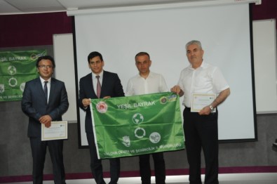 Yalova'da Çevre Dostu Okullara 'Yeşil Bayrak'