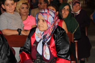 Altındağ'da Okuma Yazma Öğrenen Kadınlara  Sertifika Verildi