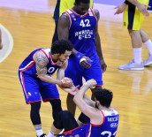 Anadolu Efes, Fenerbahçe Karşısında Bu Sezon 6. Kez Kazandı