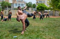 KEMAL YıLMAZ - Başpehlivanlar, Kırkpınar Öncesi Yağlı Antrenman Yaptı