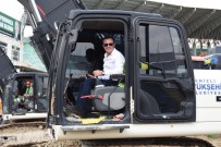 KURBAN KESİMİ - Denizlispor Kulüp Başkanı Ali Çetin, İş Makinesinin Başına Geçip Tadilatı Başlattı