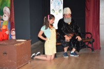KÜLTÜR BAŞKENTİ - Efeler'de 'Masallar Diyarı' Adlı Oyun Sahnelendi