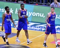 Final Serisi Anadolu Efes Avantaj Kazandı