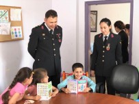 REHABİLİTASYON MERKEZİ - Jandarmadan Engelli Öğrencilere Ziyaret