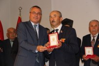 KIBRIS HAREKATI - Kıbrıs Gazilerine Madalyaları Takdim Edildi