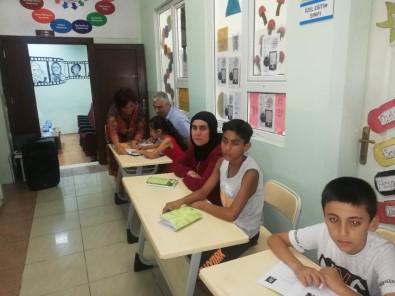 Mardin'de Öğrenci, Öğretmen Ve Veliler Şiirlerde Buluştu