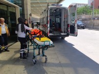 Siirt'te Traktör Devrildi Açıklaması 1 Yaralı