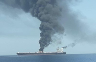 Umman Denizinde İki Petrol Tankerine Saldırı Açıklaması 44 Mürettebat Kurtarıldı