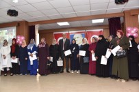 SERGİ AÇILIŞI - Yıl Sonu Sergisindeki Defile Beğeni Topladı