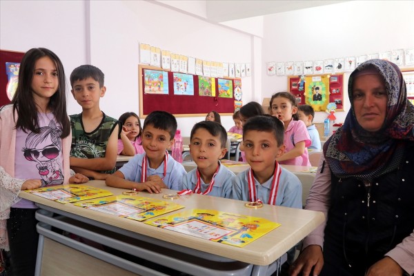 Öğrencilerin karne heyecanı!