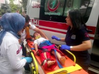 Afyonkarahisar'da İranlı Çocuğa Posta Dağıtım Aracı Çarptı