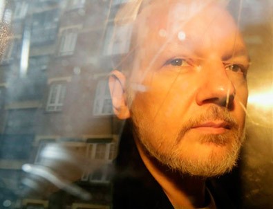 Assange'ın ABD'ye iade davası 2020'ye ertelendi