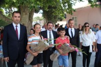 KARNE HEYECANI - Çanakkale'de 76 Bin Öğrenci Karne Aldı