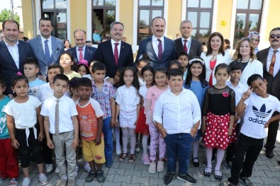 Edirne'de Minik Öğrencilerin Karne Heyecanı