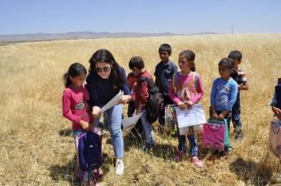 Köy Çocuklarına En Güzel Karne Hediyesi