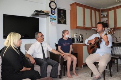 Lösemi Hastası Hale'ye Karne Sürprizi