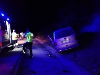 Tıra Çarpan Kamyonetin Sürücüsü Yaralandı