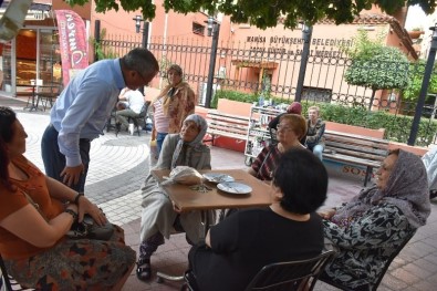 Vali Deniz, İzmir Caddesi Esnafını Ziyaret Etti