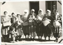 52 Yıl Önce Yapılan Hasır Çanta Göreni Kendine Hayran Bırakıyor