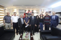 NECATTIN DEMIRTAŞ - Başkan Demirtaş'tan Dereceye Giren Öğrencilere Altın