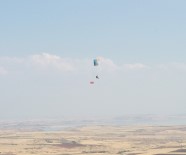 Türk Bayrağı Gökyüzünde Dalgalandı