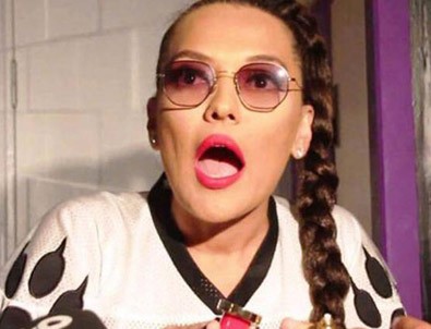 Demet Akalın kahvaltıcıda gelen hesabı görünce isyan etti