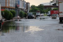 MAHSUR KALDI - Sakarya'da Yağmur Hayatı Olumsuz Etkiledi