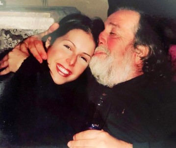 Tuğba Özerk Baba Hasretini Takipçileri İle Paylaştı