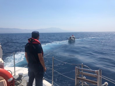 Türk teknesini sahil güvenlik kurtardı
