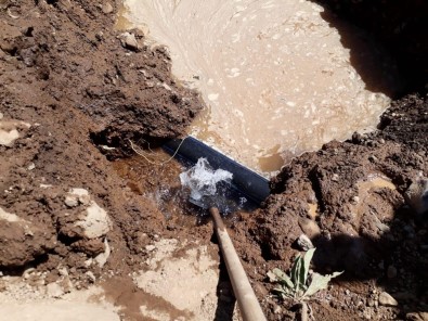 Zarar Verilen İçme Suyu Hattı Tamir Edildi