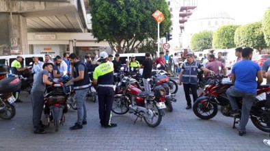 Adana'da Motosiklet Uygulamasında Ceza Yağdı