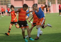FUTBOL OKULU - Adanaspor Futbol Şenliği Başladı