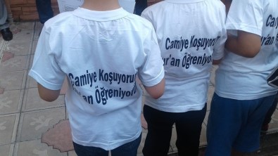 Başkan Demirtaş Camiye Gelen Çocuklara Hediyeler Verdi