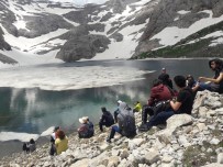 KAR SUYU - Bolkar Dağları'ndaki Göllere Ziyaretçi Akını