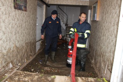 Eskişehir'de Evleri Su Bastı