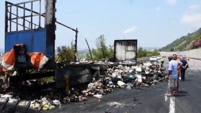 Hatay'da Seyir Halindeki Tırda Yangın