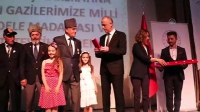 Kıbrıs Gazilerine Madalya Ve Berat