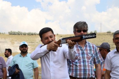 Nevşehir Belediye Başkanı Rasim Arı, Acıgöl'de Trap Atışları Festivaline Katıldı