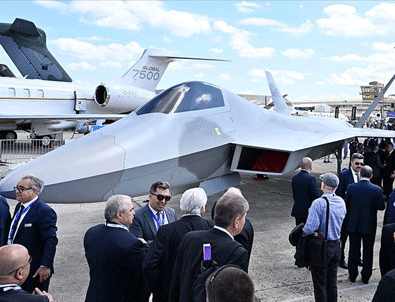 'Milli Muharip Uçağı' Fransa'da görücüye çıktı