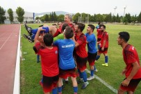 EGE ÜNIVERSITESI - Rektörün De Forma Giydiği Maçta 25 Yıl Sonra Şampiyonluk Sevinci